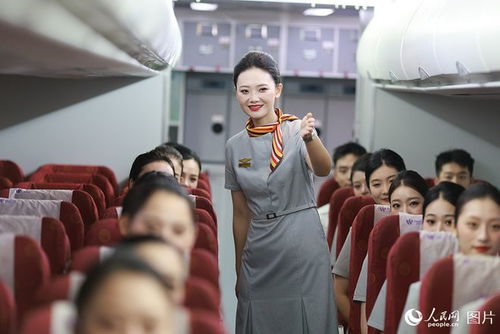 重庆 空姐 动姐 携手开展服务礼仪培训备战暑运